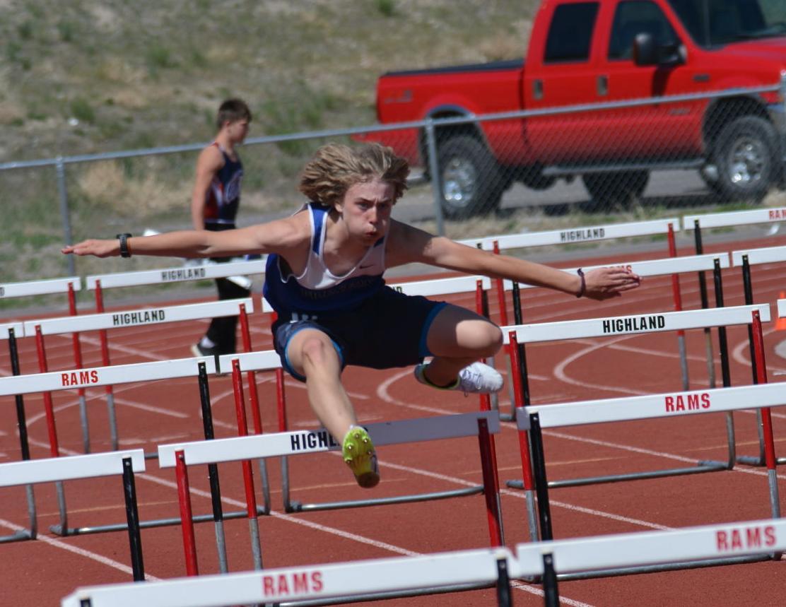 cool hurdle photo.JPG